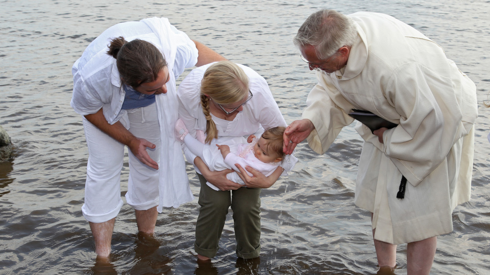 Bereits 2011 wurden am Hamburger Elbstrand an 39 Taufstationen 243 Kinder getauft.