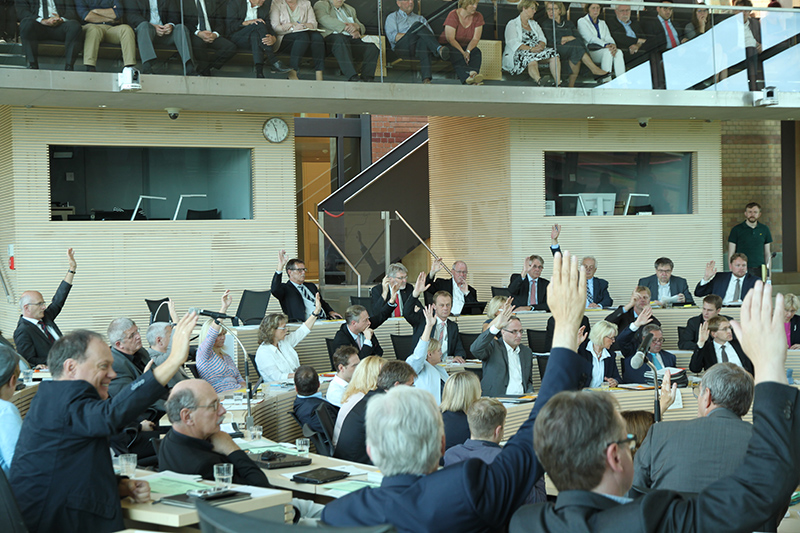 Der Kieler Landtag hat gegen die Aufnahme eines Gottesbezugs in der Verfassung gestimmt