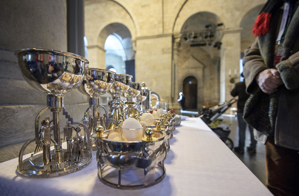 Beim Abendmahl raten die Kirchen zur Vorsicht