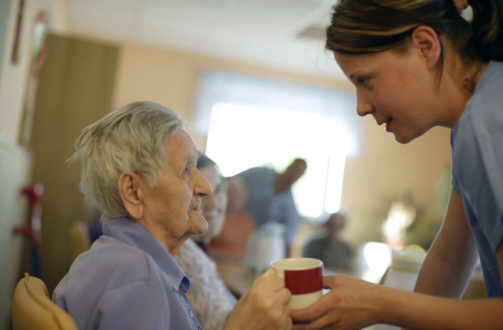 Jugendliche sollen soziale Berufe – etwa in der Altenpflege – kennenlernen
