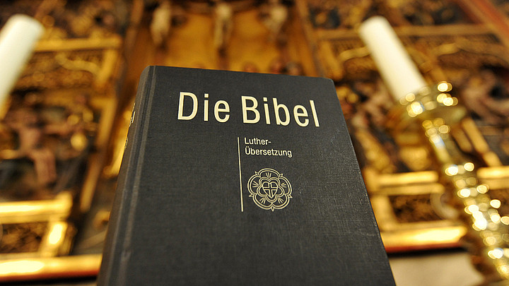 Image - Altes Buch – neu übersetzt