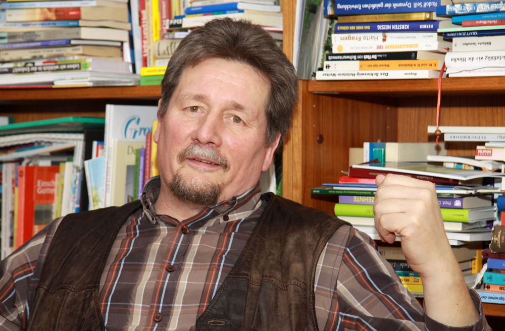 Pastor Jörg Arndt hat seinen Debütroman vorgelegt