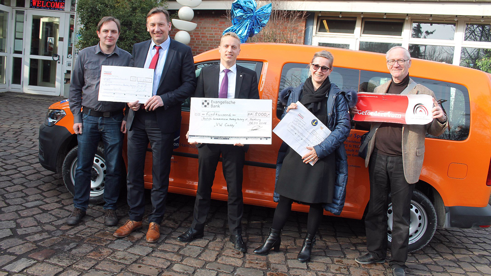 Einen VW Caddy in orange bekam der Seemannsclub Duckdalben