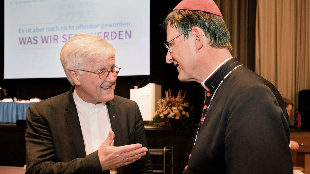 Der EKD-Ratsvorsitzende Heinrich Bedford-Strohm (li.) im Gespräch mit dem Kölner Kardinal Rainer Maria Woelki