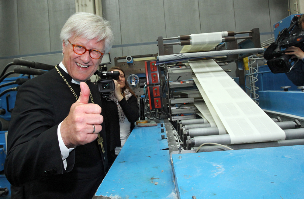 Image - Daumen hoch! Druck der Lutherbibel gestartet