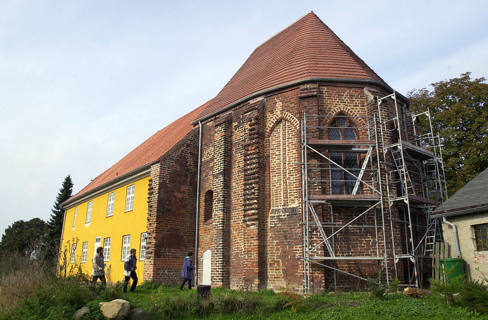 In der St. Jürgen-Kirche von Barth ist das Bibelzentrum untergebracht (Archivfoto)