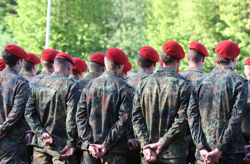 Bei der Landtagssynode widmete sich die Nordkirche dem schwierigen Thema des bewaffneten Konflikts.