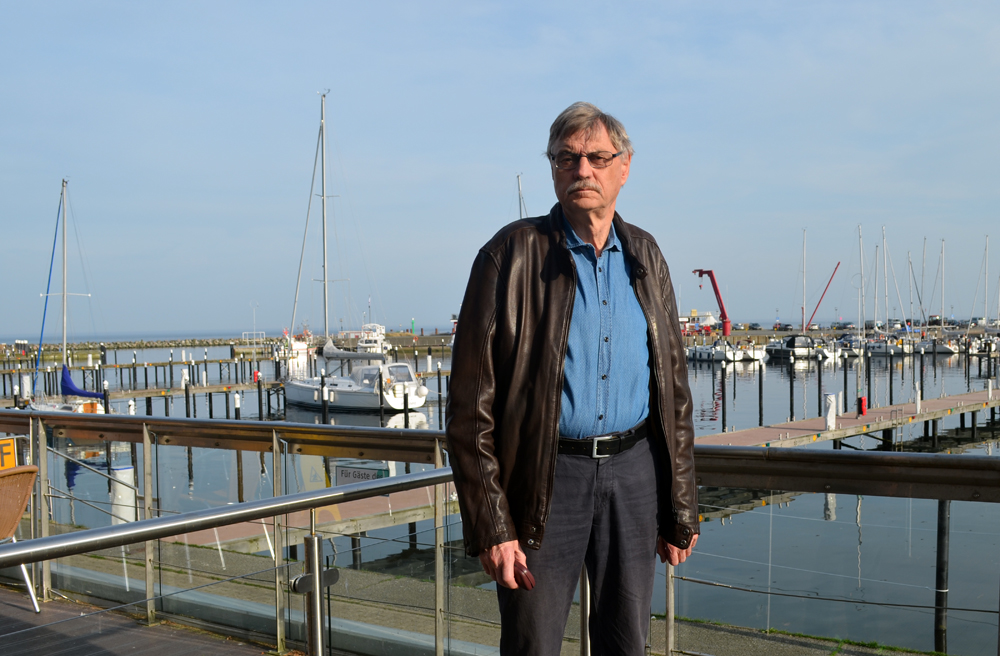 Wilfried Buss im Hafen von Damp an der Ostsee