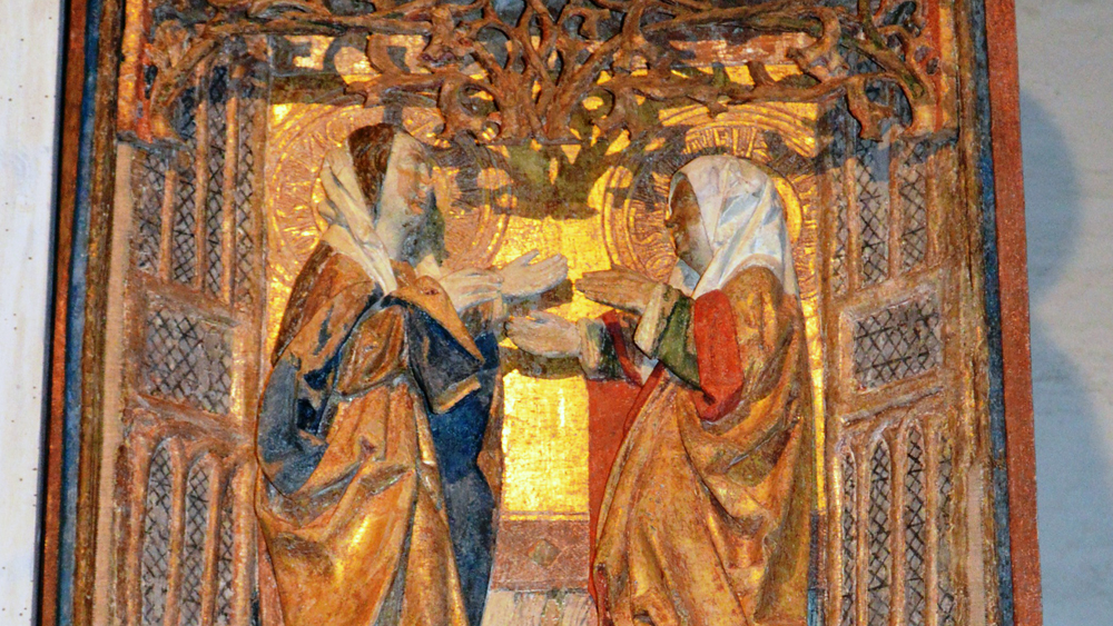 Die Begegnung von Maria und Elisabeth auf einem Seitenflügel des Altaraufsatzes