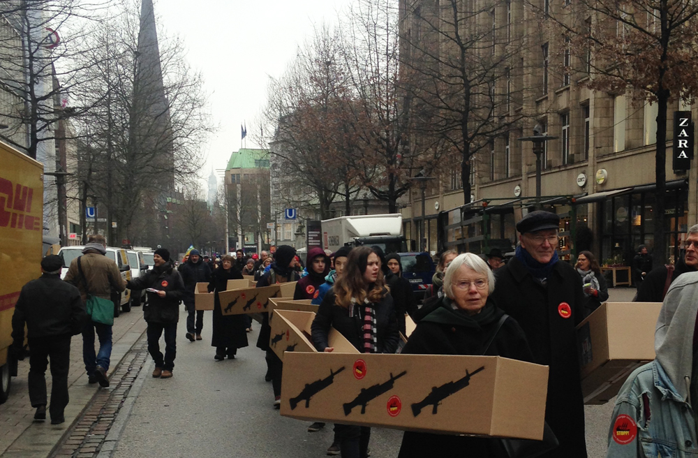 Die Demonstranten zogen durch die Hamburger Mönckebergstraße