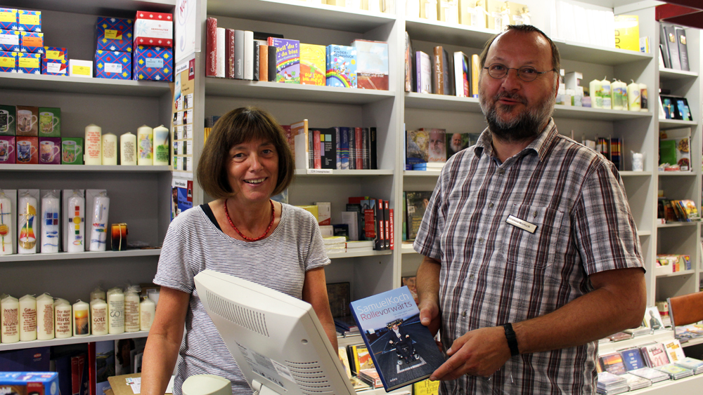 Uwe Bartsch und Kollegin Dorothee Haak in der Dombuchhandlung