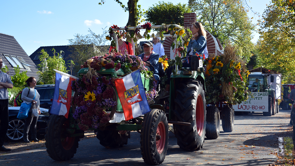 Image - Zum Gottesdienst in die Reithalle