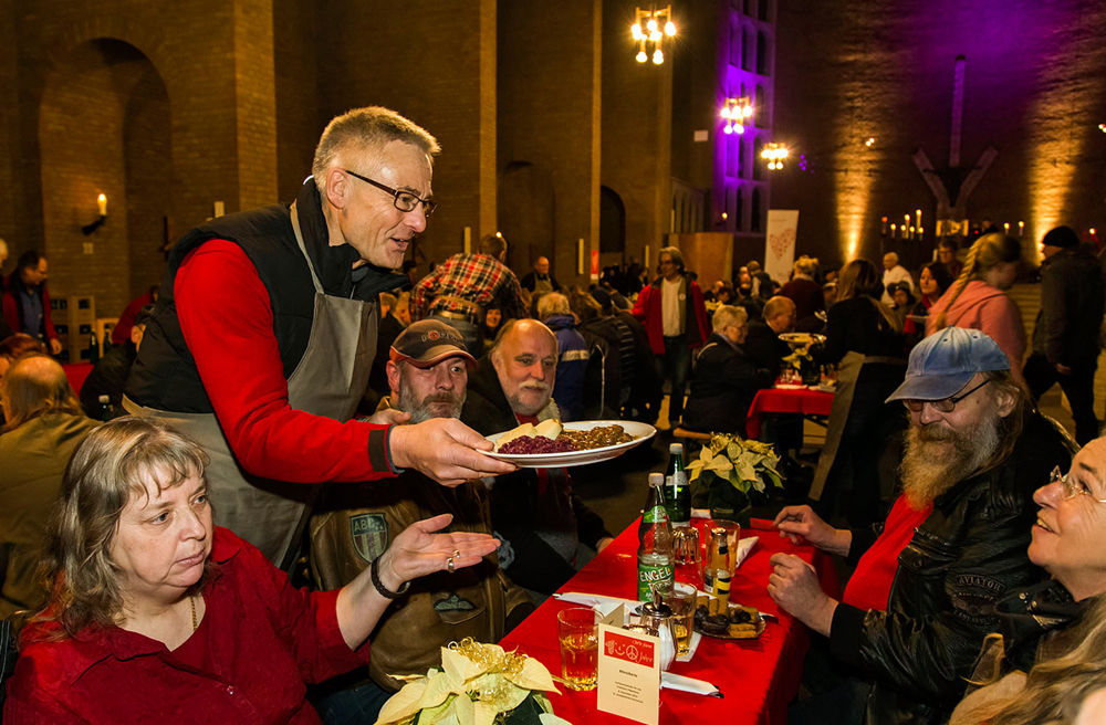 Obdachlose bekommen in Hannover ein Festessen (Symbolbild)