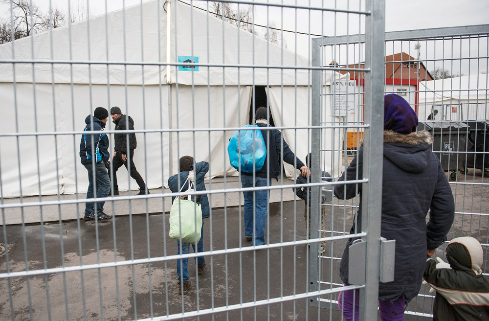 Flüchtlinge vor dem Berliner Lageso