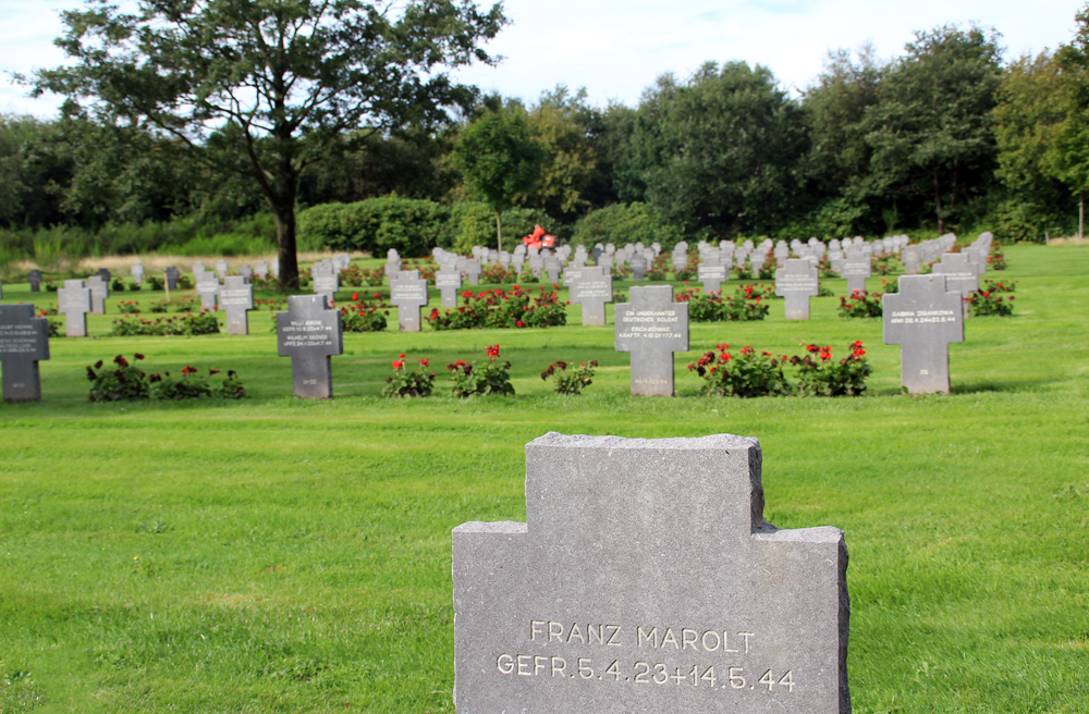 Die Kriegsgräberstätte im dänischen Oksböl