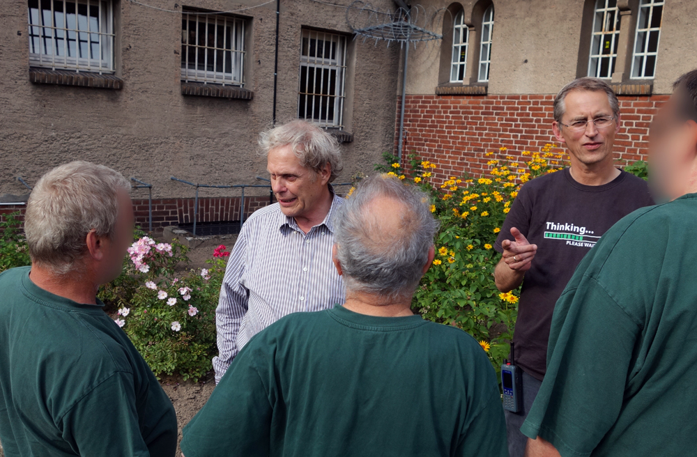 Image - Wenn alte Menschen hinter Gittern sitzen