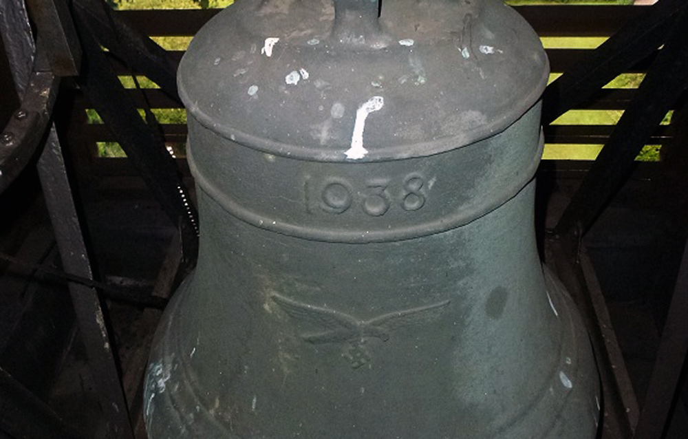 Image - Die Hakenkreuz-Glocke soll weiter läuten
