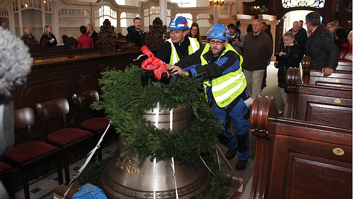 Image - Hier kommen die neuen Glocken für den Michel
