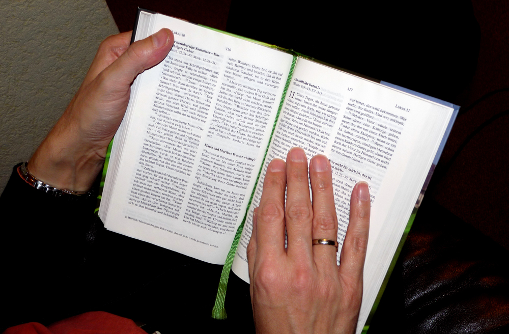 Aus dem "Buch der Bücher" wird in Güstrow vorgelesen