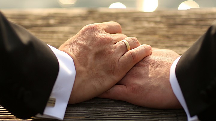 Segnungsgottesdienste für gleichgeschlechtliche Paare lehnt die Kirchliche Sammlung ab