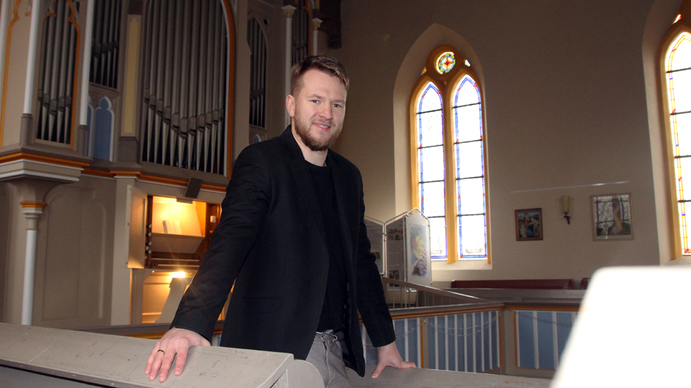Kantor Thomas Witkowski in der Penkuner Kirche