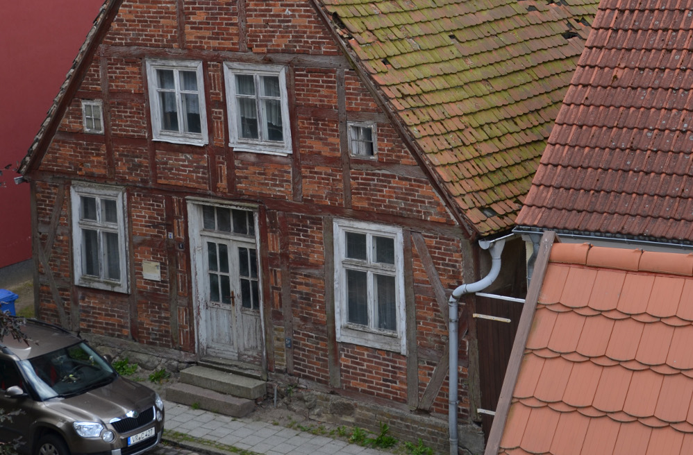 Die Kirchenbude in Grimmen steht unter Denkmalschutz, trotzdem zerfällt sie zusehends.