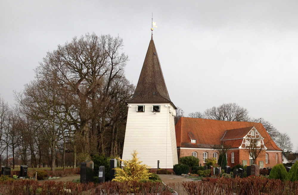 Dunkle Wolken brauen sich über Kirchwerder zusammen