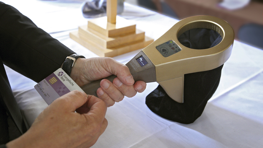 Image - Jetzt wird der Klingelbeutel digital