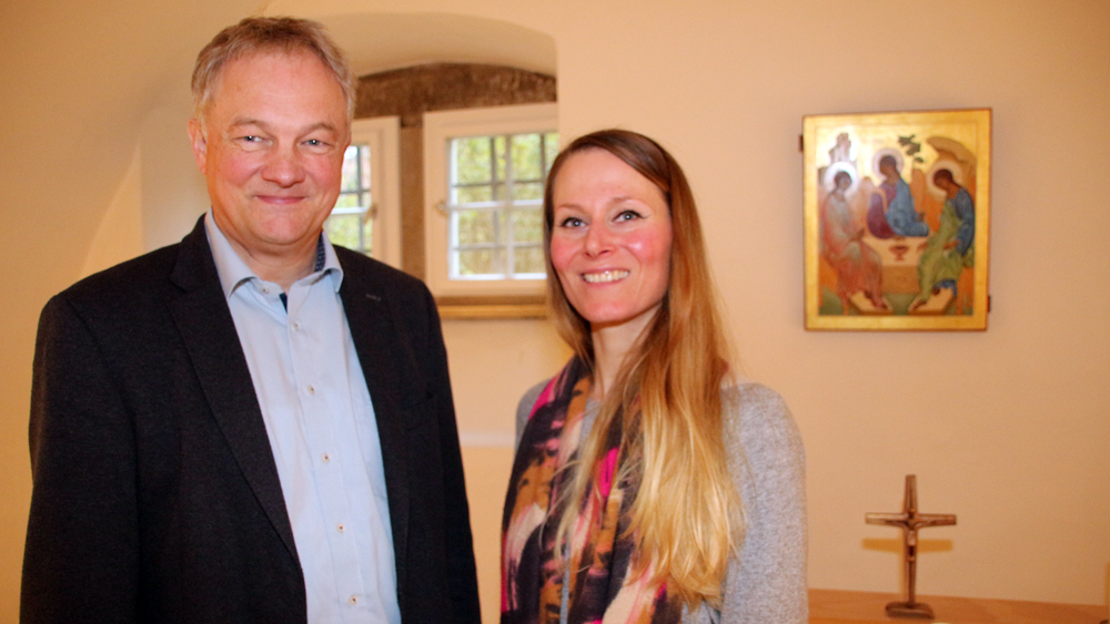 Pfarrer Guido Depenbrock, Leiter der Einrichtung, und Psychotherapeutin Meike Kohzer