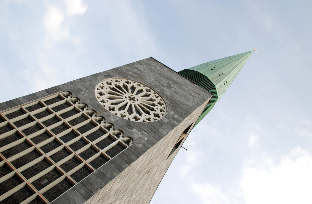Turm der evangelischen Hauptkirche St. Nikolai am Klosterstern in Hamburg.