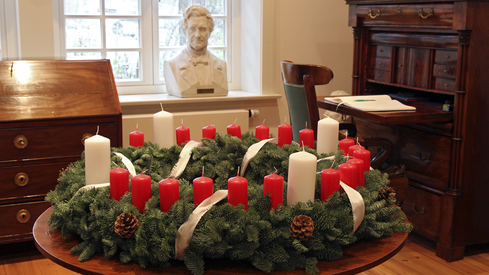 Adventskranz mit Wichern-Büste