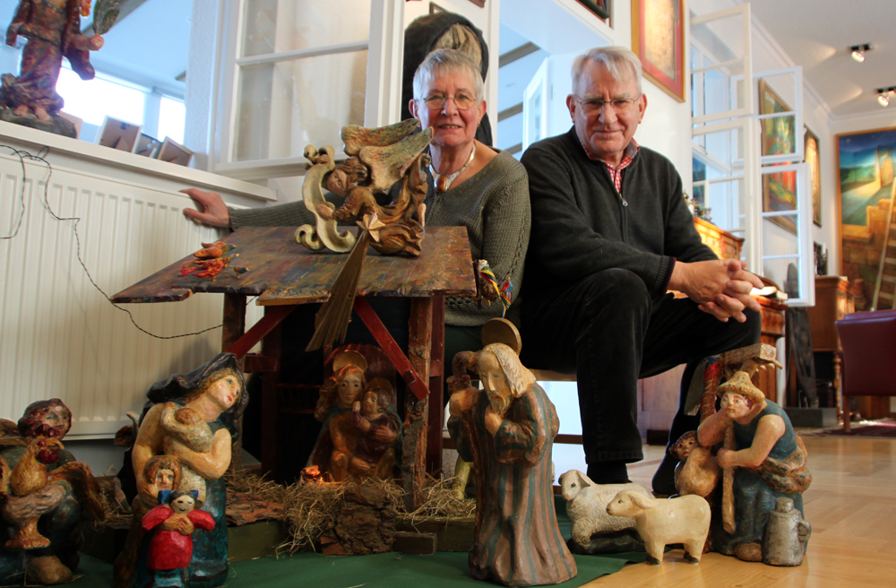 Christel und Hans-Joachim Paffenholz mit ihren Krippen