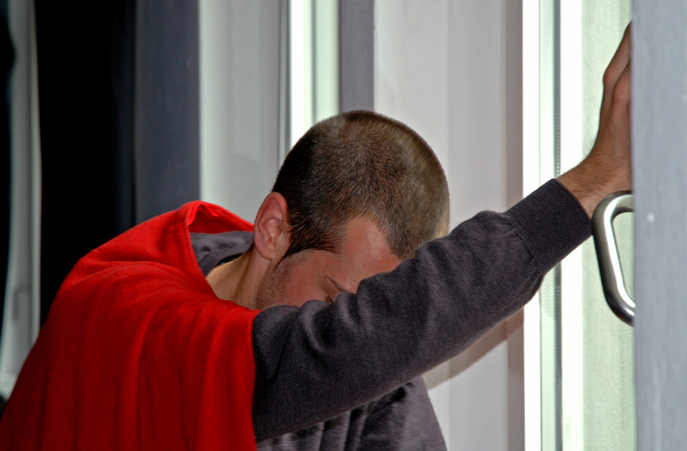 Menschen gehen durch Krisen (Symbolbild)