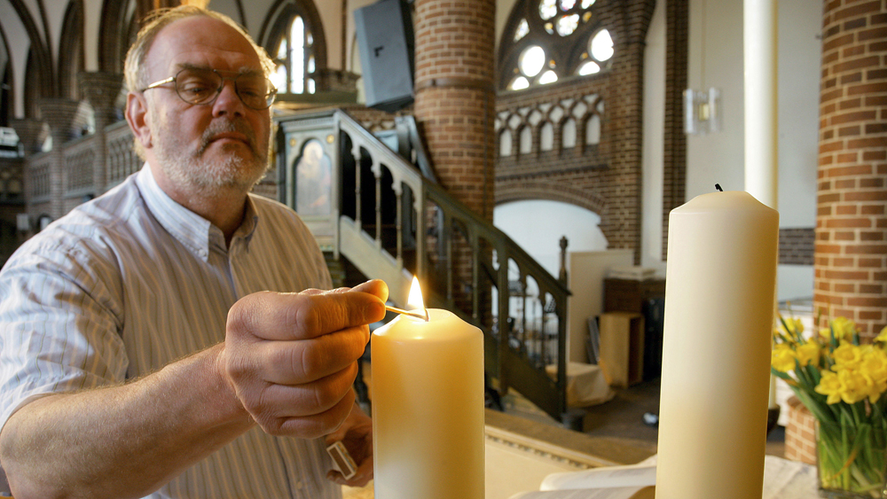 Nicht nur Kerzen anzünden gehört zu den Aufgaben eines Küsters