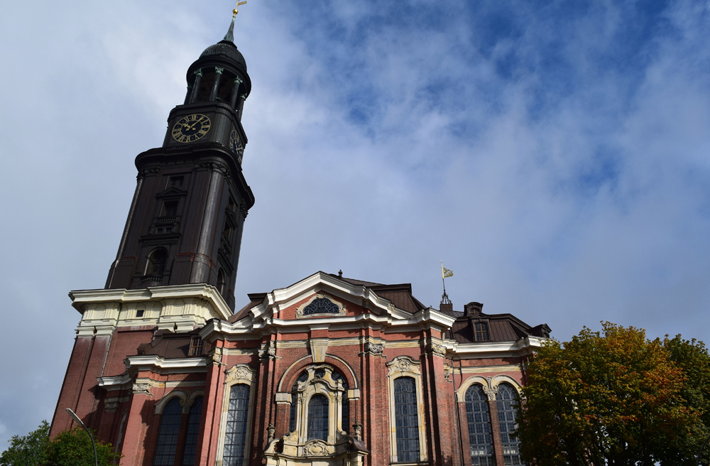 Im Michel kann man wieder den Fahrstuhl nehmen