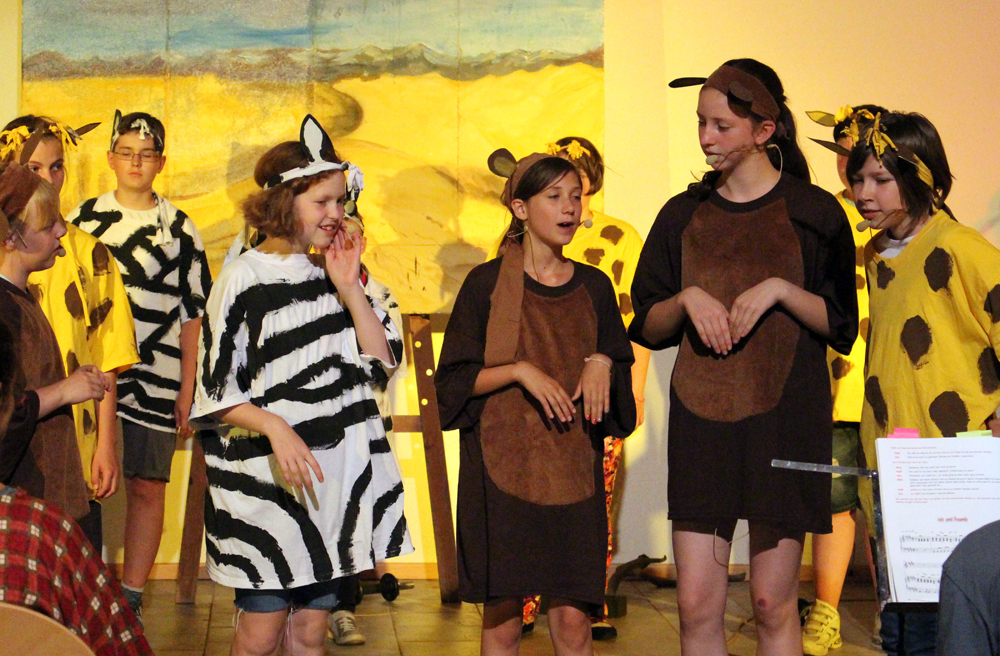 Im vergangenen Jahr ging es in der Gemeinde bei "Tuishi pamoja" nach Afrika