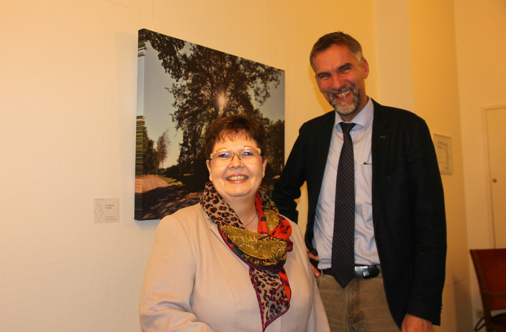 Synodenpräsidentin Sabine Blütchen und Bischof Jan Janssen blicken ins neue Jahr