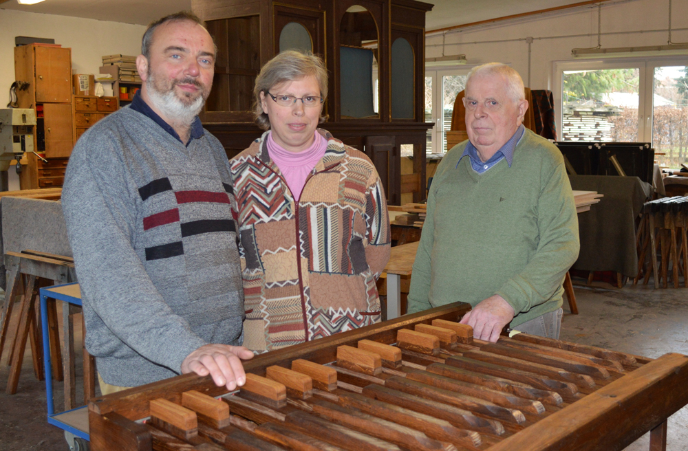 Drei Orgelbauer in ihrer Werkstatt (v.l.): Andreas Arnold, seine Ehefrau Ruth und Firmengründer Wolfgang Nußbücker