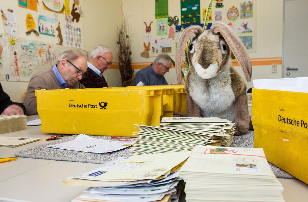 Viele Helfer beantworteten im vergangenen Jahr die Osterpost