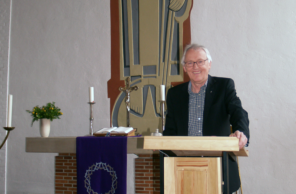 Seit 30 Jahren erzählt Pastor Dierks seiner Gemeinde zu Ostern Witze