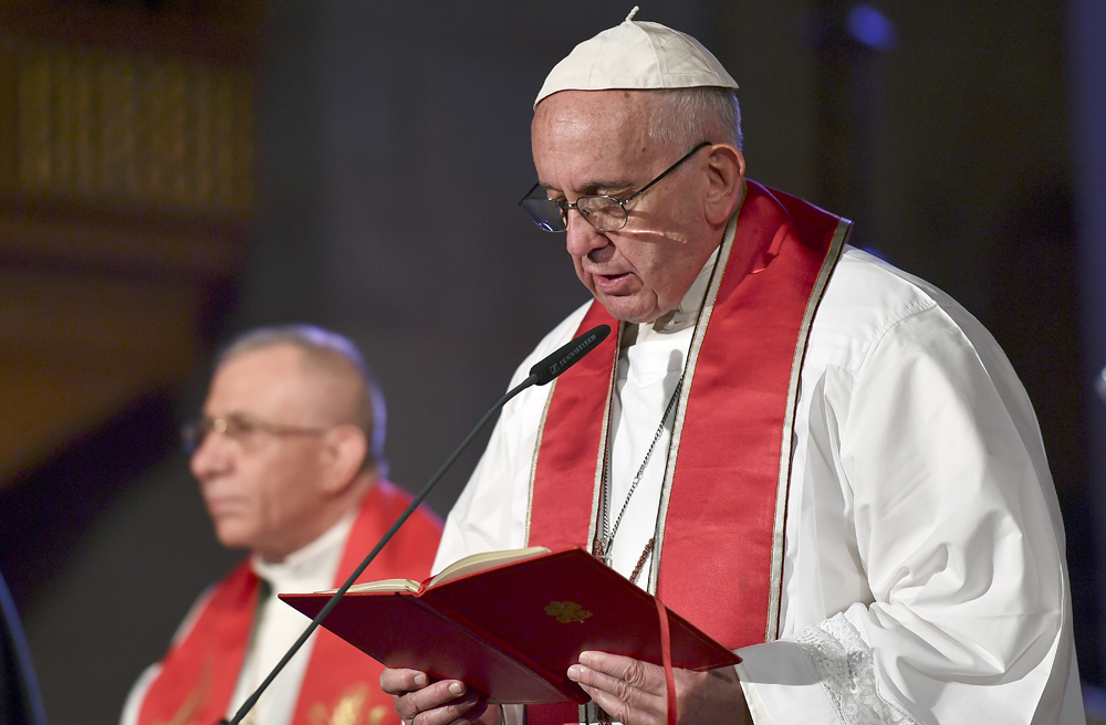 Papst Franziskus bei einem Gottesdienst