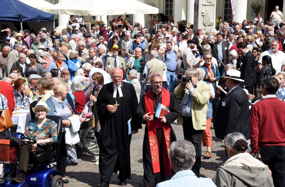 Image - Etwa 2.000 Menschen feiern Pfingsten ökumenisch