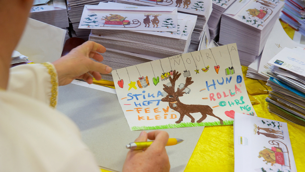 Mit ihren Briefen geben sich die Kinder viel Mühe