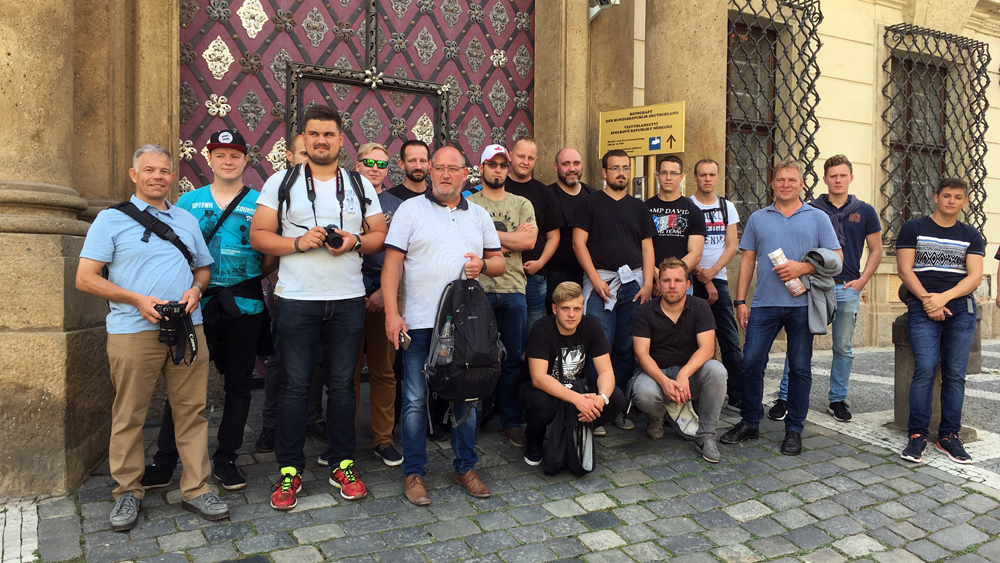 Die Gruppe im historischen Teil Prags