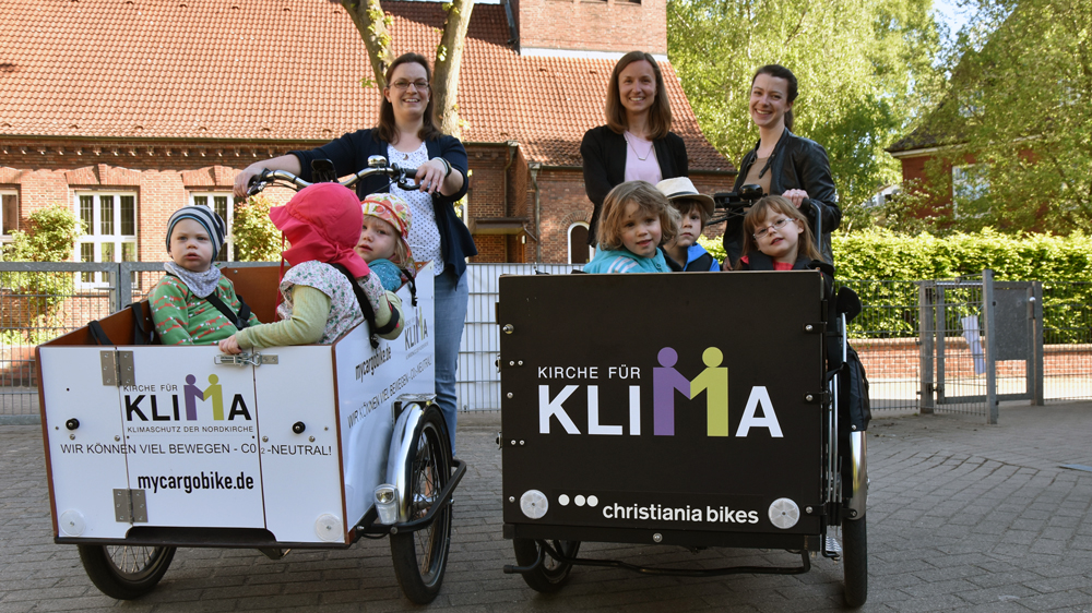 In diesen Lastenfahrrädern werden die Kinder durch die Gegend gefahren