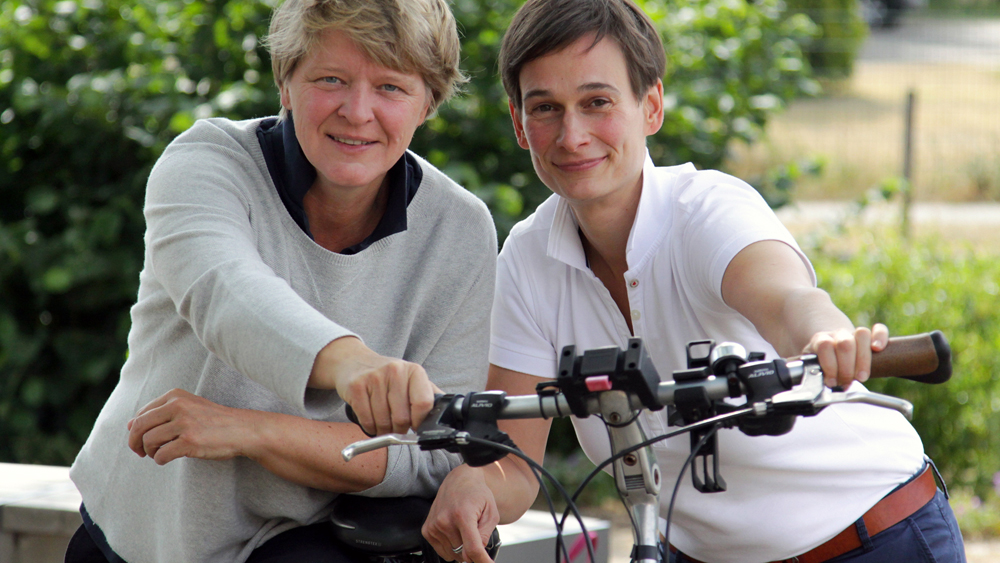 Berit Ness (li.) und Carolin George haben einen Führer für Radfahrer geschrieben