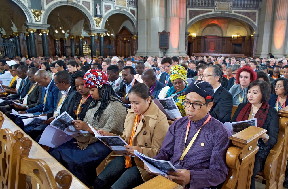 Etwa 1.200 Menschen feierten den Gottesdienst