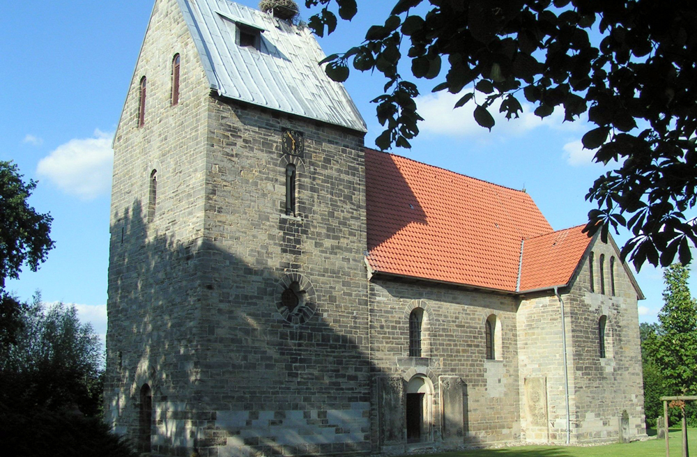 Die Sigwardskirche in Idensen am Steinhuder Meer