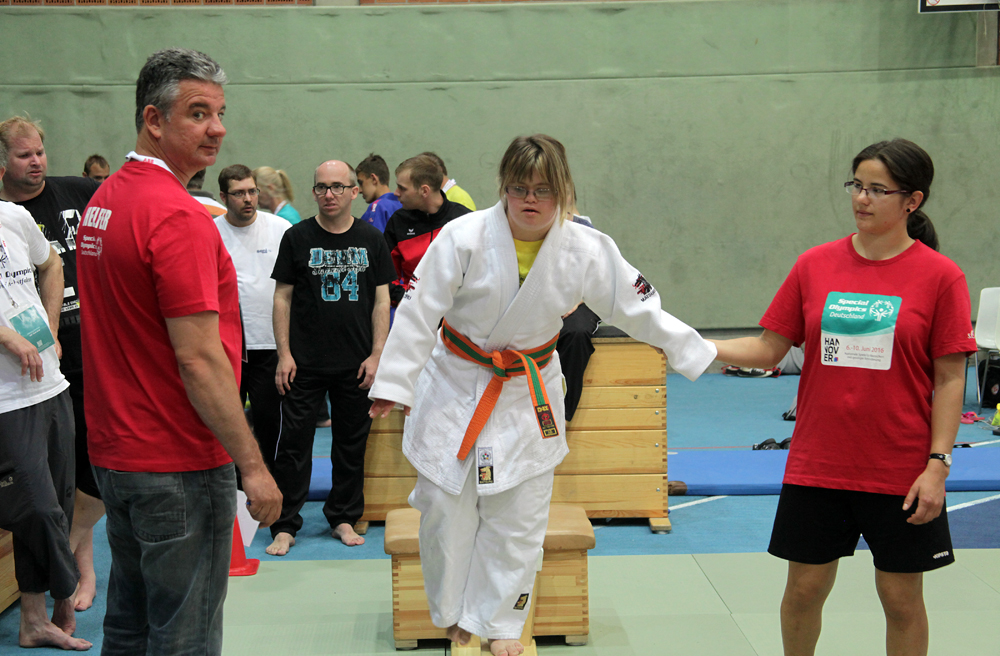 Eine Judoka in Aktion bei den Special Olympics in Hannover 2016