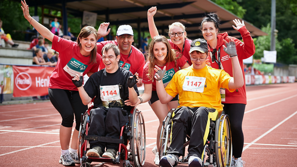 Helfer und Sportler freuen sich auf die Special Olympics in Kiel
